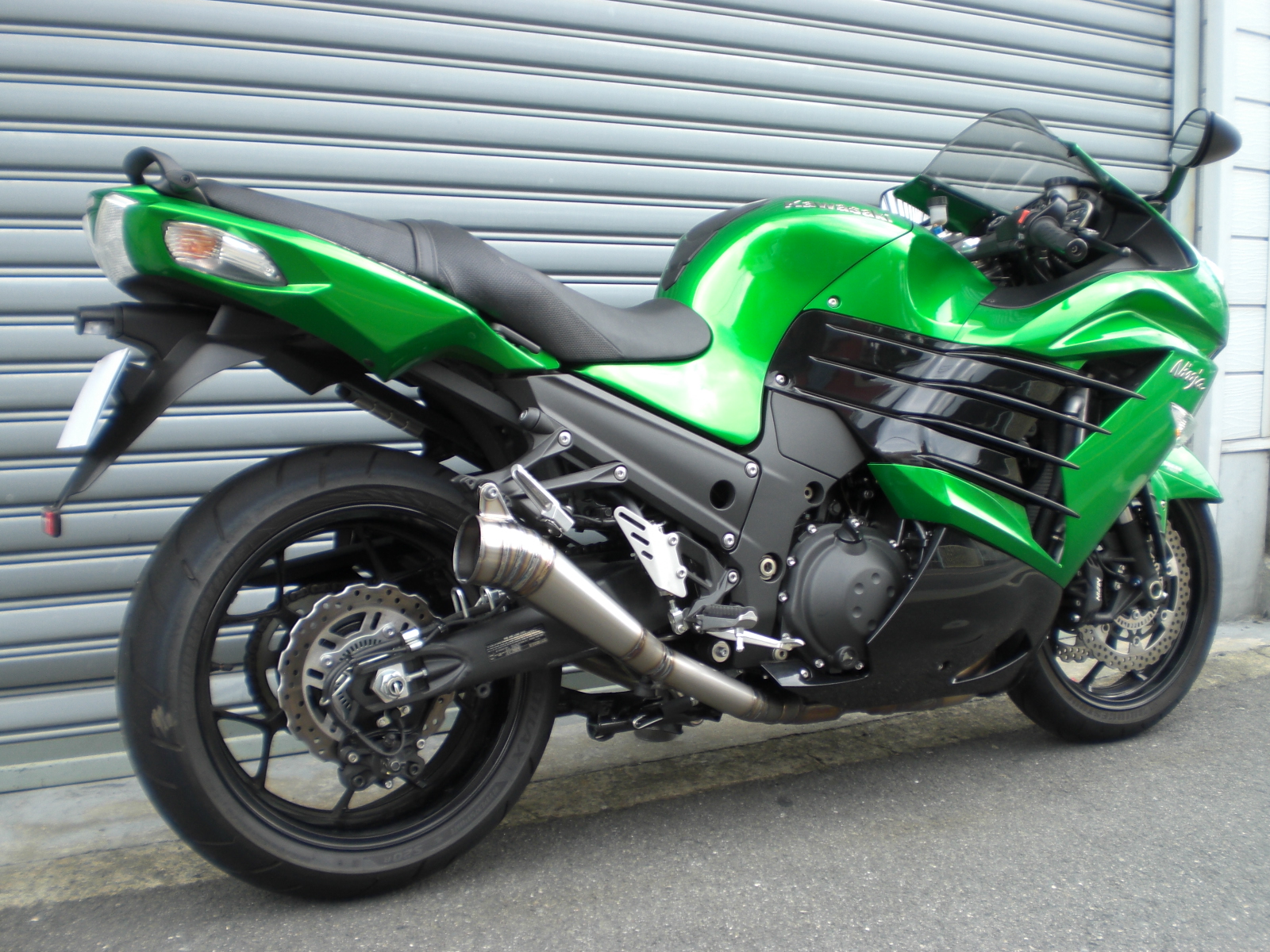 12~ZX-14R GPスタイルメガフォンスリップオン2本出し | バイクマフラー