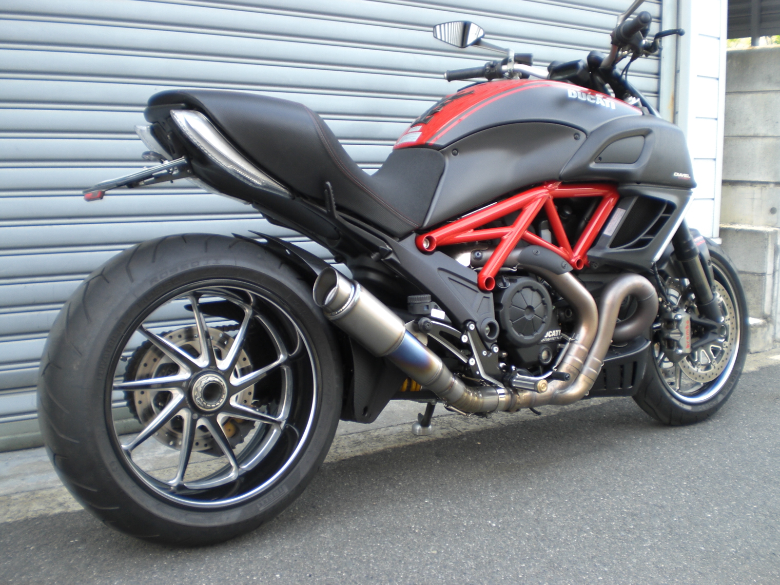 Ducati  Diavel  GPスタイルサイレンサータイプ