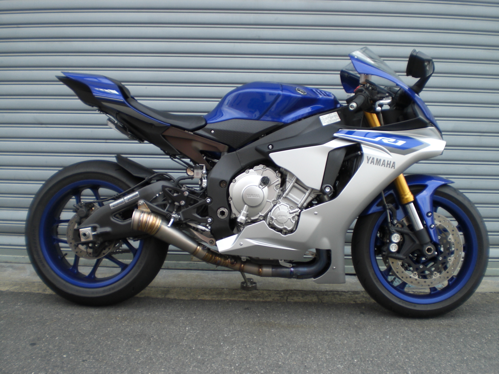 YZF-R1 スリップオンマフラー